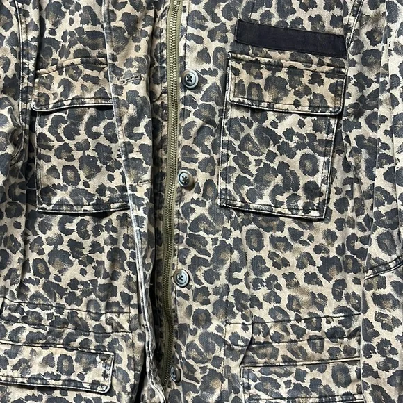 Excellent used condition animal print jacket Smoke free Worn a handful of times - Picture 7 of 10